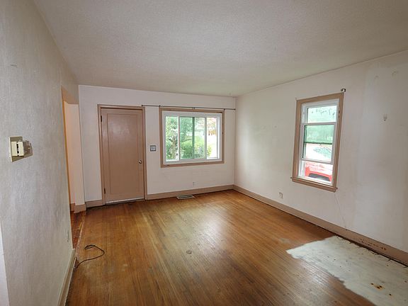 3rd image of 1105 15th St S