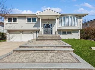 470 Hungry Harbor Rd, Valley Stream, NY 11581