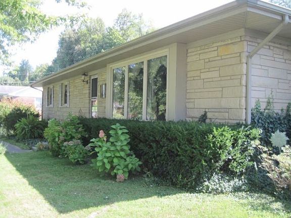 3rd image of 202 Mellwood Dr
