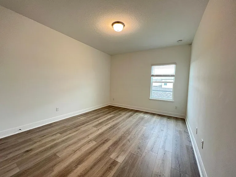 7401 Alpine Butterfly Ln — Photo 17