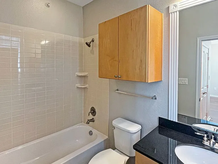 1207 Beaconsfield Ln #403 — Photo 18