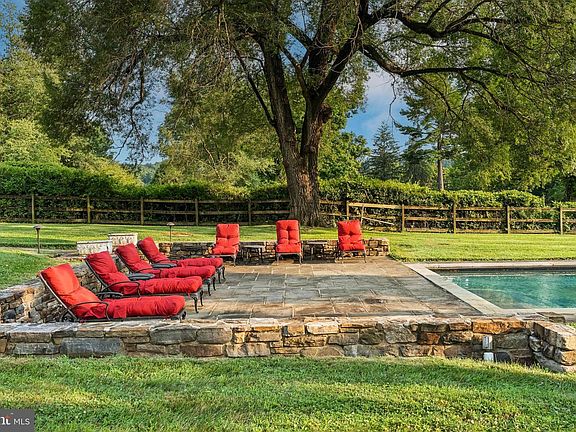4th image of 2026 Greenspring Valley Rd