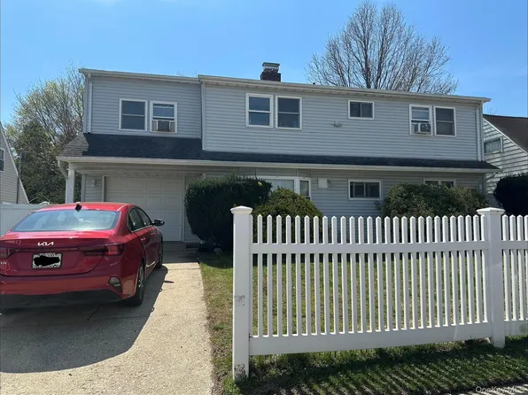 50 Gleaner Lane, Levittown, NY 11756