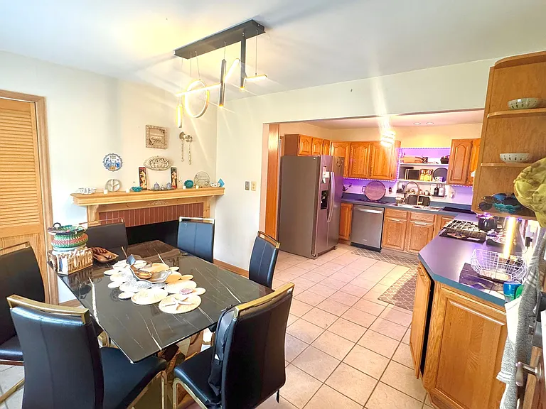 2082 Lakeshire Dr — Photo 40