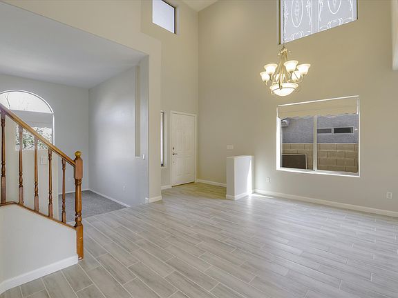 4th image of 15943 W Paradise Ln