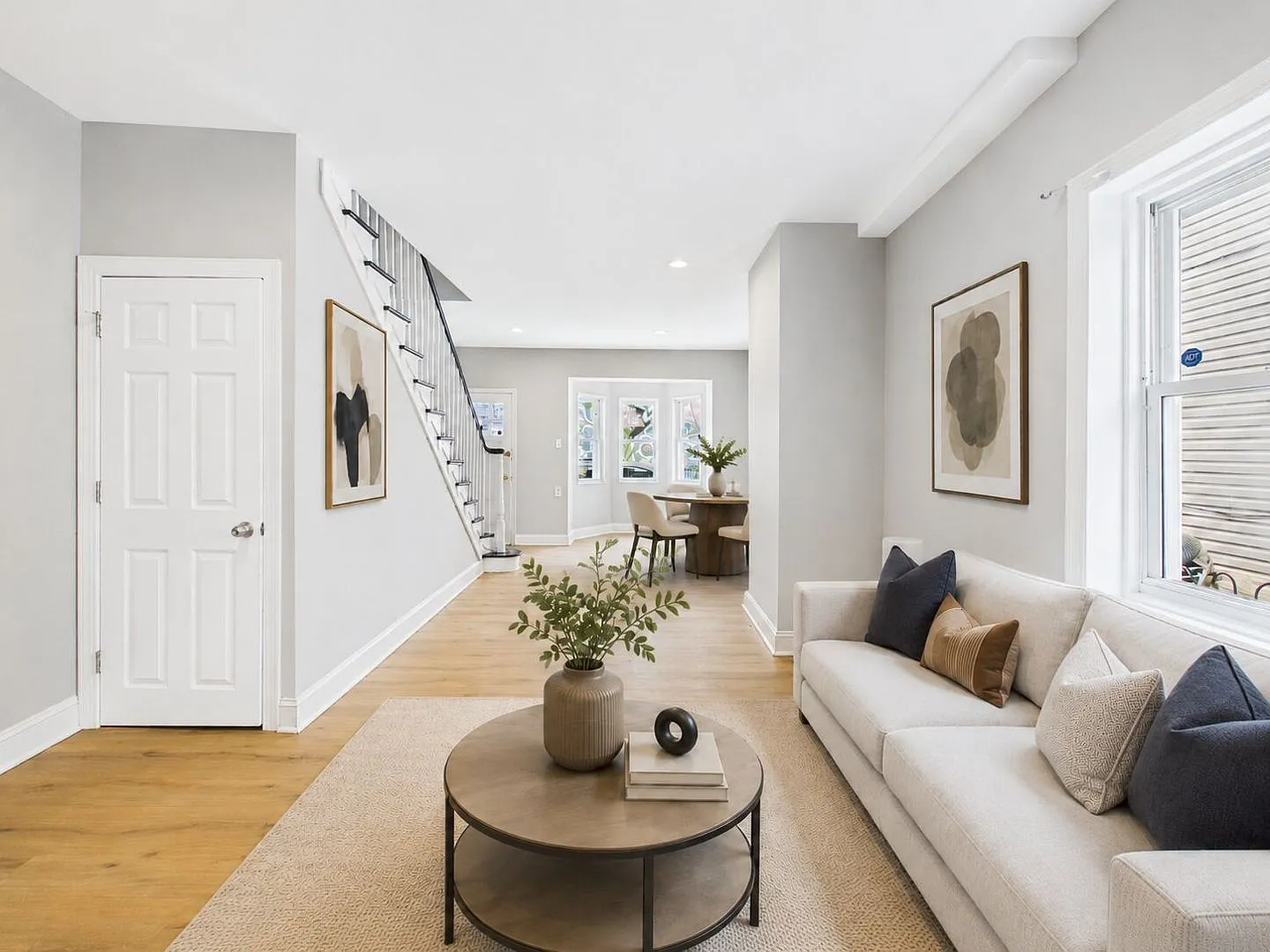 3 bed, 1.5 bath house with large yard — Photo 4