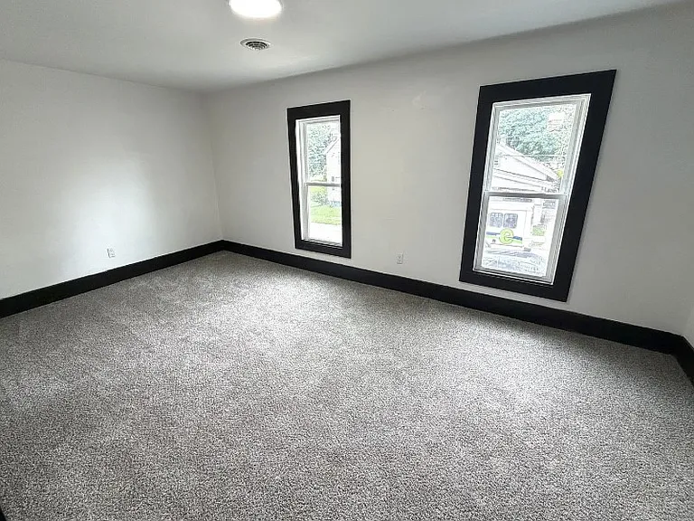 1248 E 22nd St — Photo 12
