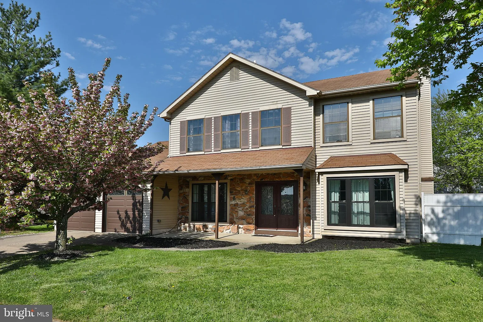 2208 Academy Dr photo 1