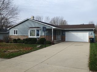 307 McHugh Rd, Yorkville, IL 60560