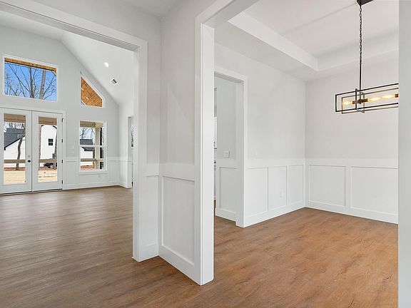 5th image of 2730 N 29th Hwy