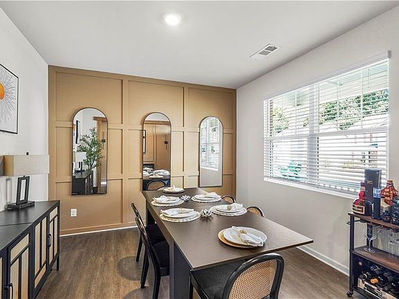 3rd image of 499 Walnut Grove Way
