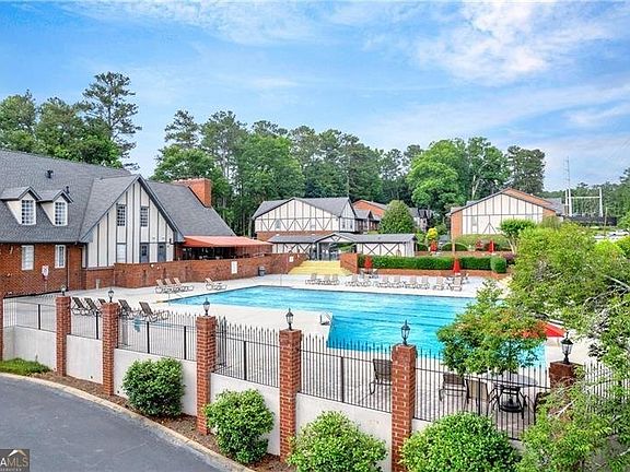 3rd image of 6851 Roswell Rd Unit I15