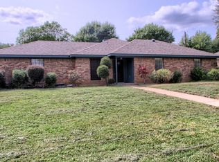 2907 Robindale Ln, Grapevine, TX 76051