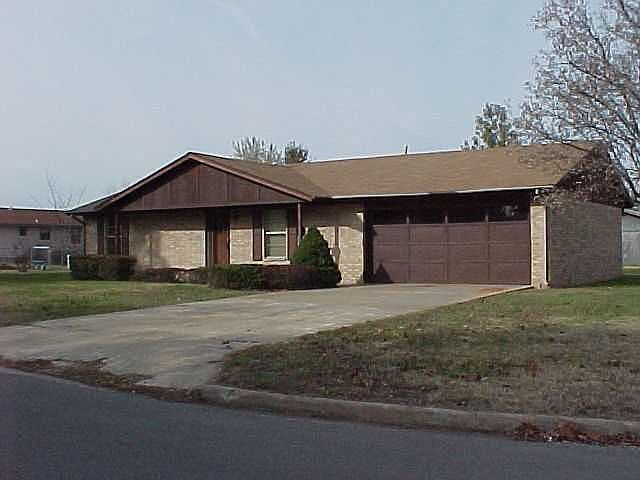 1st image of 918 Westridge Dr