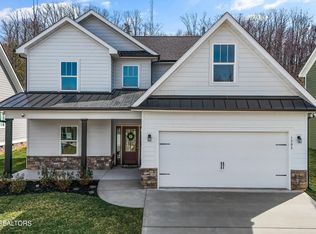 1597 Green Meadows Ln, Lenoir City, TN 37771