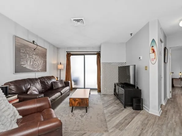 90 Quincy Shore Dr APT 106, Quincy, MA 02171