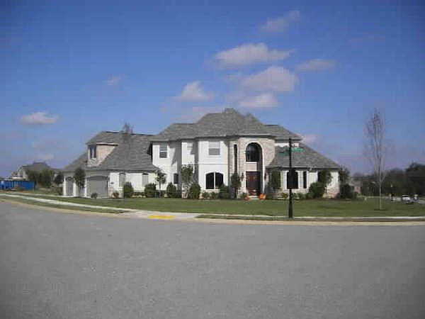 1st image of 2709 S Creekside Dr