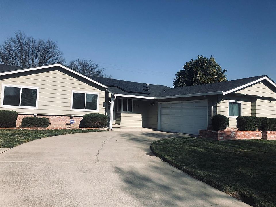 1st image of 305 Woodstock Dr