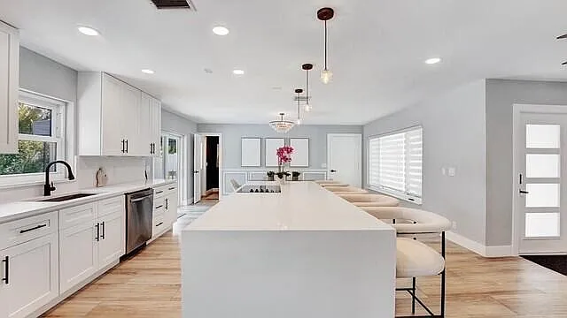 722 SW 28th Ave — Photo 8