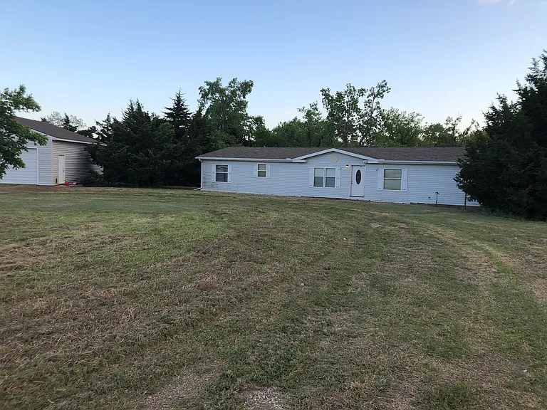 2409 E Paradise Ln — Photo 3