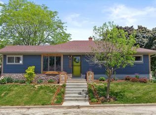 10008 W Highwood Ave, Milwaukee, WI 53222