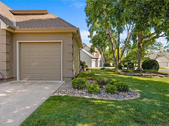 3rd image of 4214 SE Victory Cir