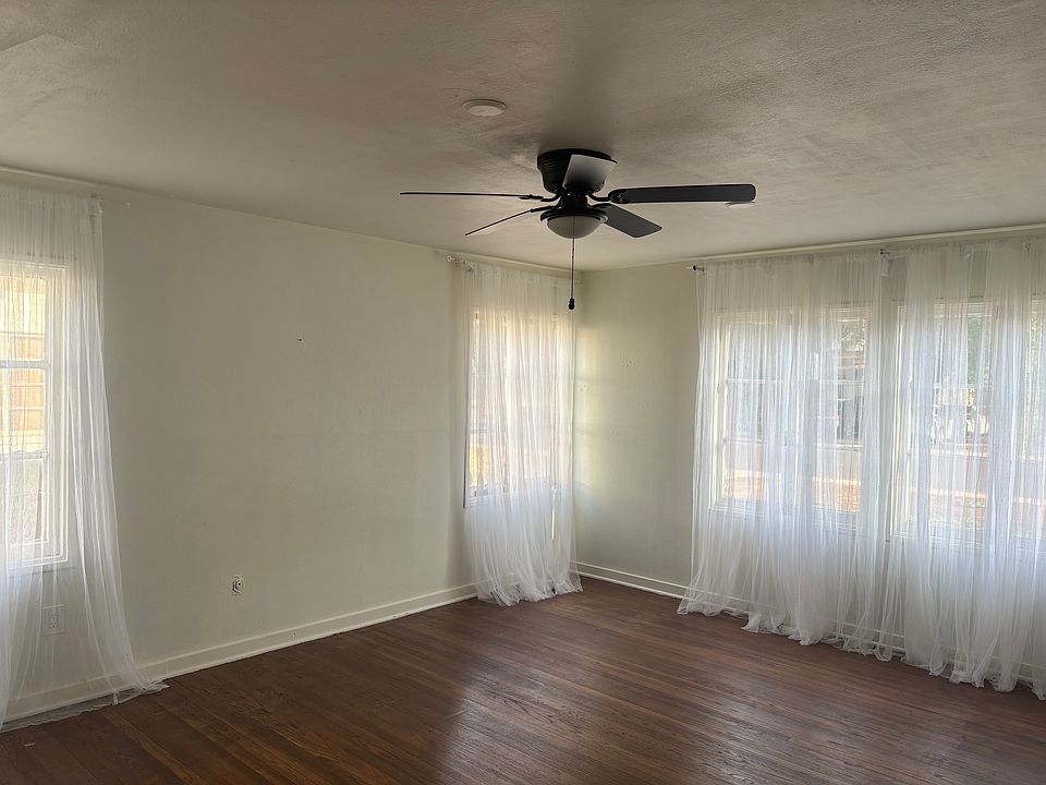 2nd image of 131 E 14th St