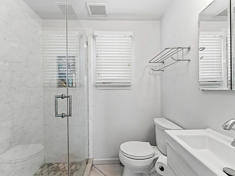 8111 Atlantic Ave — Photo 18