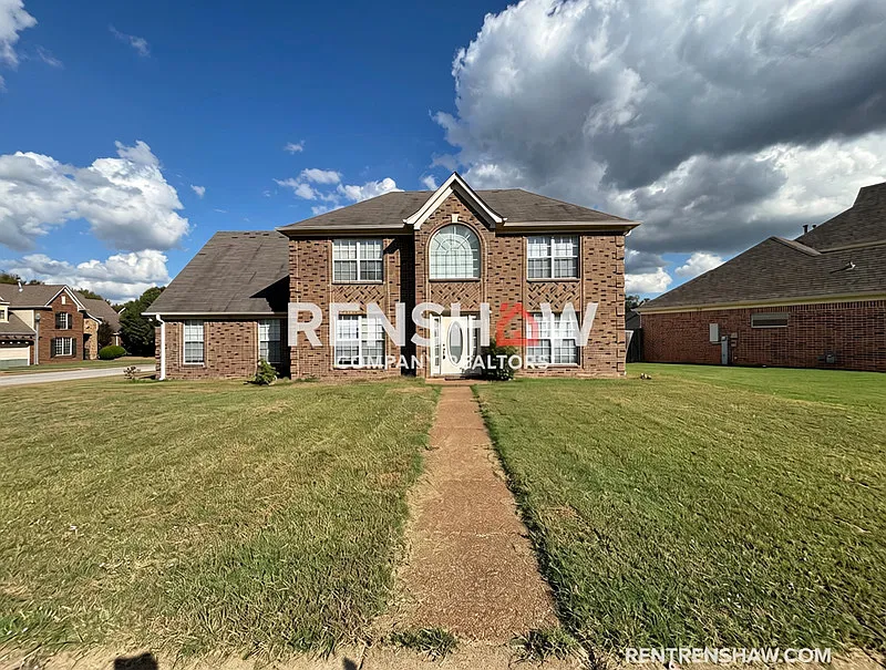 4 bed, 2.5 bath, 2684 sqft, $1,950 — Photo 1