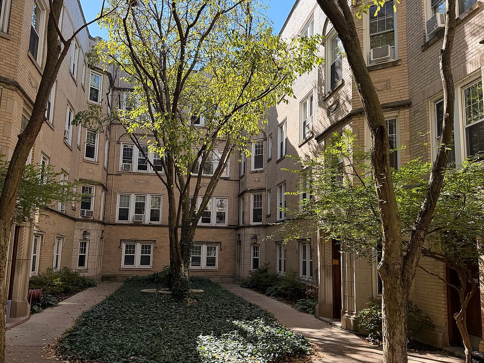1st image of 1441 W Elmdale Ave #1S