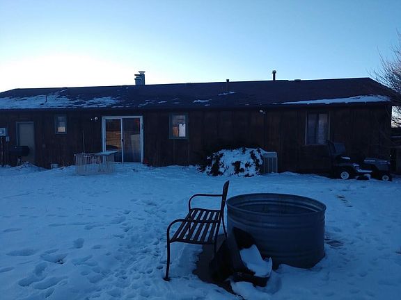 3rd image of 470 S Ginger St
