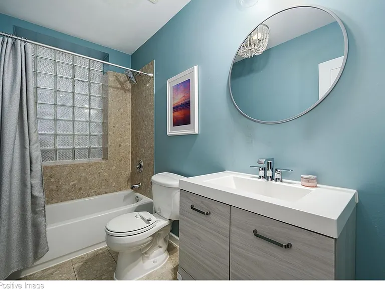 1751 W Division St #2E — Photo 19
