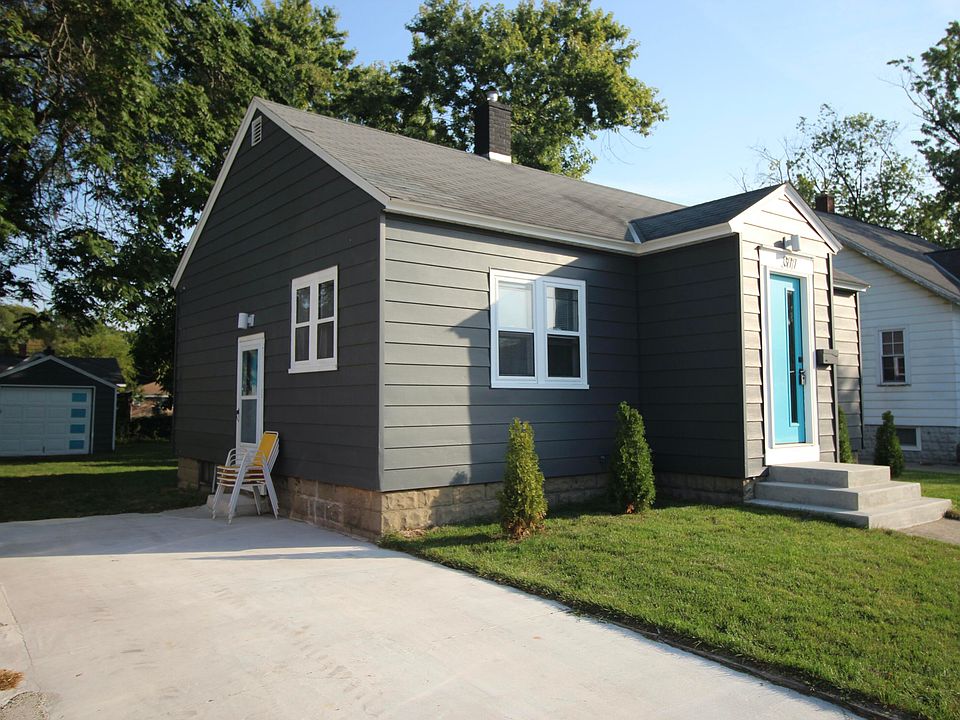 1st image of 377 W 22nd St