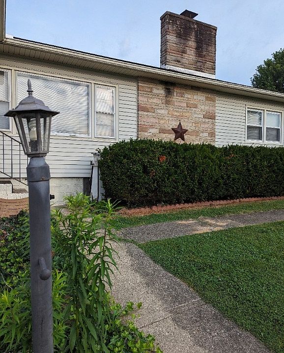 1st image of 44599 Bronze Heights Ln