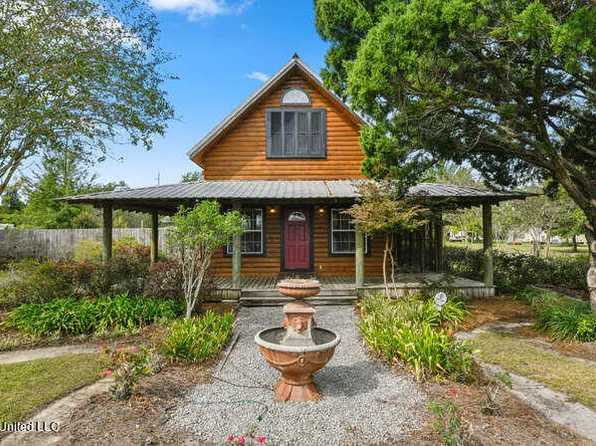 1815 Nicholson Ave, Waveland, MS 39576