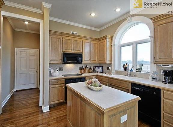 5th image of 21100 E 37th Terrace Ct S