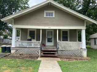 1005 Lynn Ave, Winfield, KS 67156