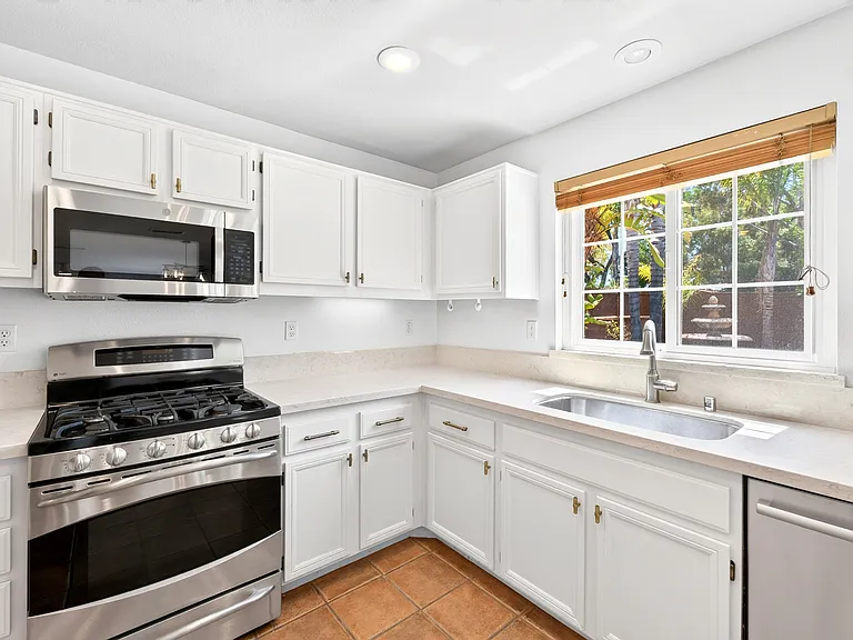42028 Dunes Ct — Photo 15
