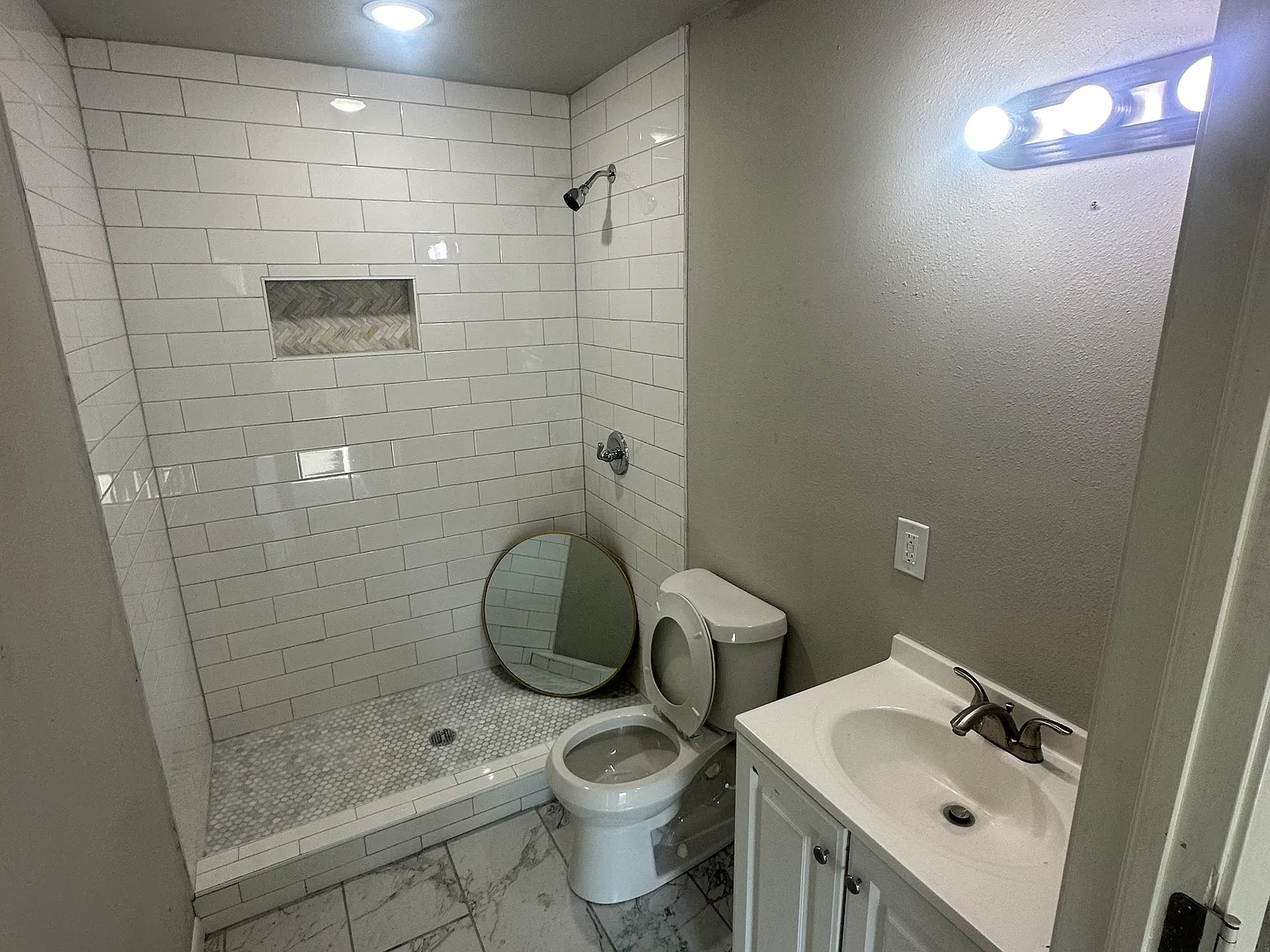 3 bed, 1400 sqft, $1,600 — Photo 3