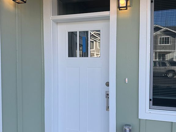 2nd image of 3512 Sussex Dr #101