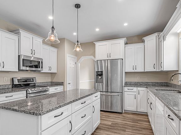 3rd image of 2841 Trelawny Dr