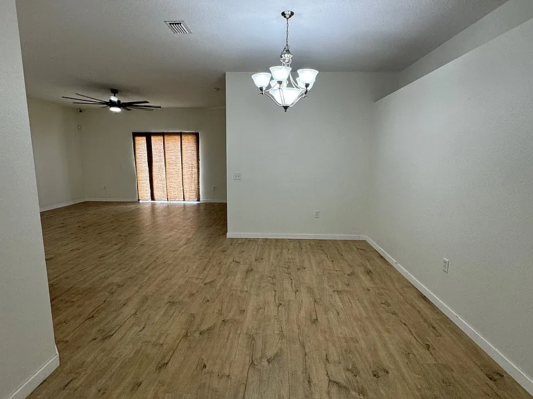 13447 Silvercreek Dr — Photo 4