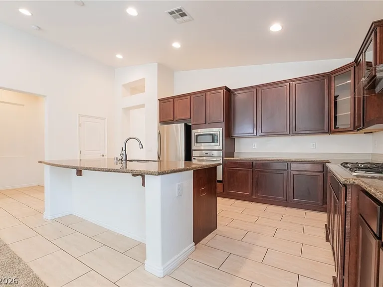 9835 High Alpine St — Photo 14