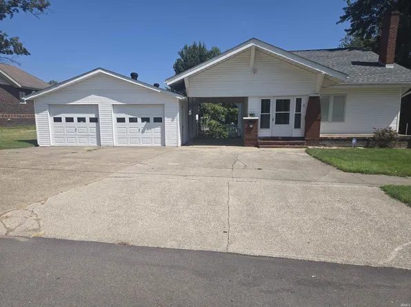 526 E Washington St, Oakland City, IN 47660