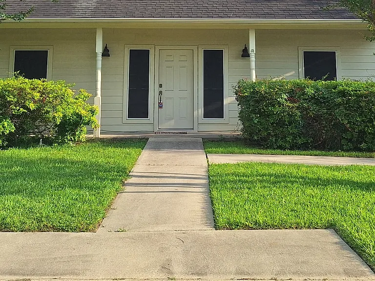 Okehampton Dr — Photo 1