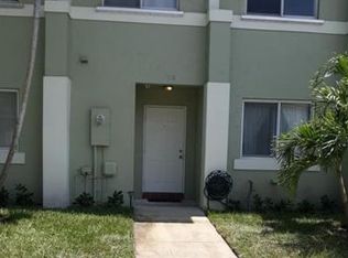 118 Hidden Court Rd, Hollywood, FL 33023