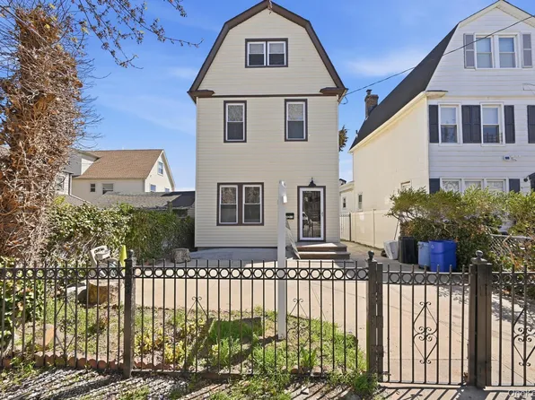 4511 160th Street, Flushing, NY 11358