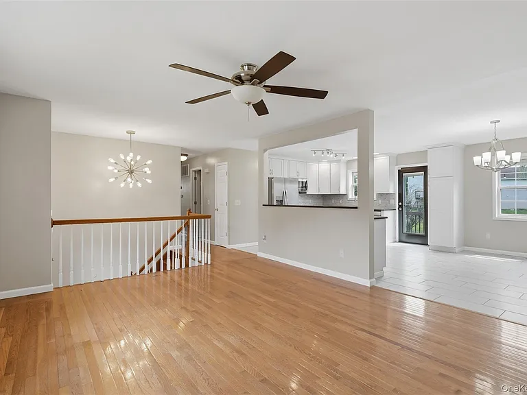 17 Watkins Dr — Photo 9