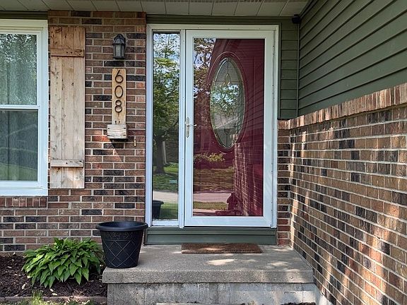 2nd image of 608 Greenridge Dr