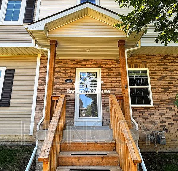 52 SE Booth Ave — Photo 4